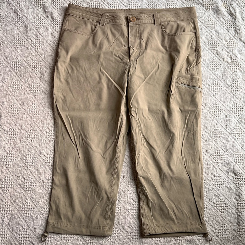 ‼️BOGO SALE‼️ Eddie Bauer Khaki Sport Stretch Capris